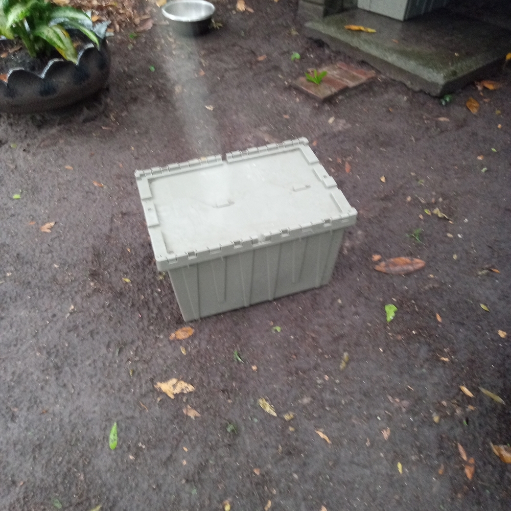 Storage containers - Picture 5 of 6